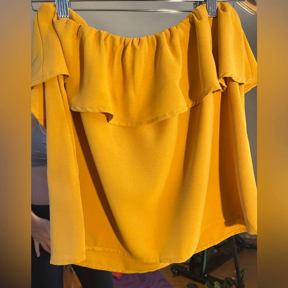 Mustard Yellow Ruffled 70/80’s inspired Strapless Flowy Summer Top size Small